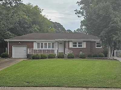5444 Sunnywood Dr Virginia Beach, VA 23455