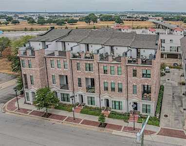 908 W Peach Street Fort Worth, TX 76102