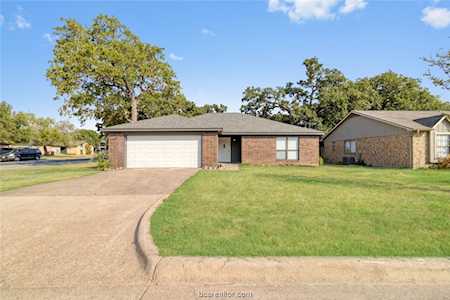 1308 Hardwood Ln College Station, TX 77840