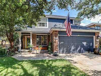608 Stallion DR Cedar Park, TX 78613