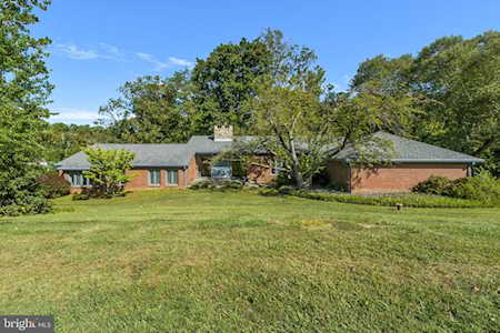 22 Covered Bridge Ln Newark, DE 19711