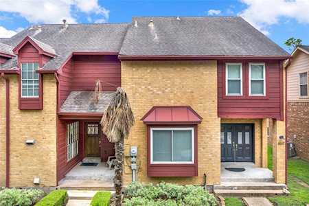 405 S Magnolia St Alvin, TX 77511