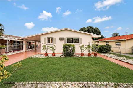 6275 Palm Ave Hialeah, FL 33012