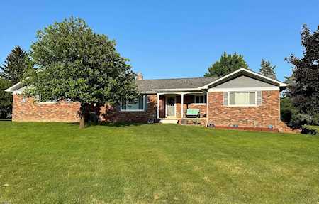 68580 Meadowood Dr Washington, MI 48095
