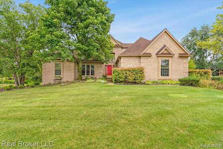 3871 S Creek Dr Rochester, MI 48306