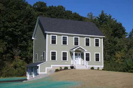 7 Bryson Ln Lee, NH 03861