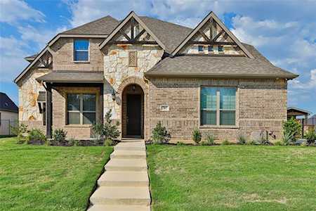 707 Neals Way Mansfield, TX 76063