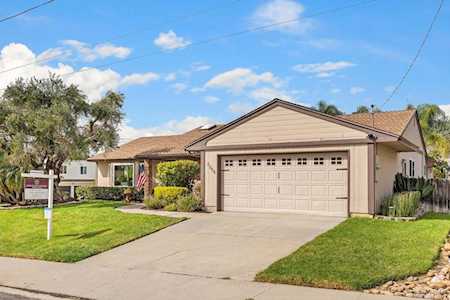 7554 Lake Ree San Diego, CA 92119