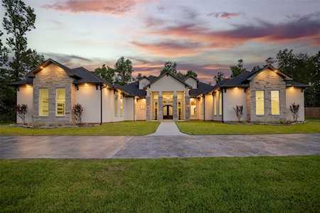 7169 Morningbrook Dr Montgomery, TX 77316