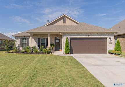 120 Elledge Farm Drive Hazel Green, AL 35750