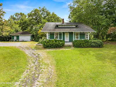 1447 Boyds Creek Hwy Seymour, TN 37865