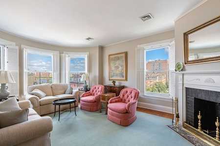 330 Dartmouth St #7N Boston, MA 02116