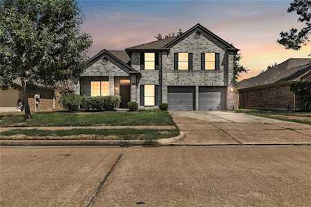 1125 Woodchase Dr Pearland, TX 77581