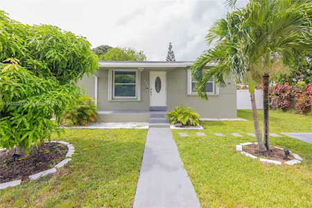 6464 Mcclellan St Hollywood, FL 33024