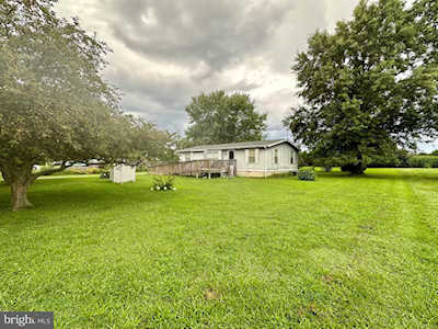 2527 Sandtown Rd Felton, DE 19943