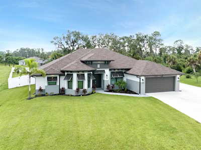 1686 N San Mateo Dr North Port, FL 34288