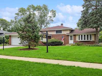 927 E Holly Way Palatine, IL 60074