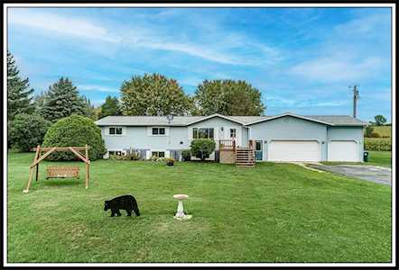 W10314 School Rd Hortonville, Town of Dale, WI 54944-9600