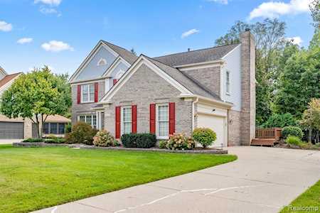 48085 Red Run Dr Canton Twp, MI 48187