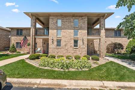 946 Elm Dr Crown Point, IN 46307