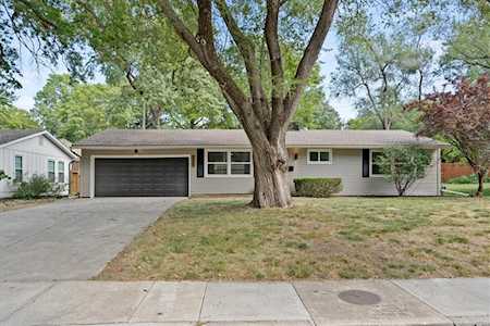7721 Maple St Prairie Village, KS 66208