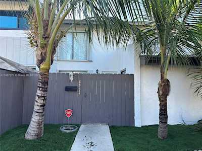 6933 SW 110th Ave Miami, FL 33173