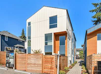 4440 33rd Ave S Seattle, WA 98118