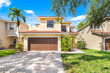 3943 Crescent Creek Drive Coconut Creek, FL 33073
