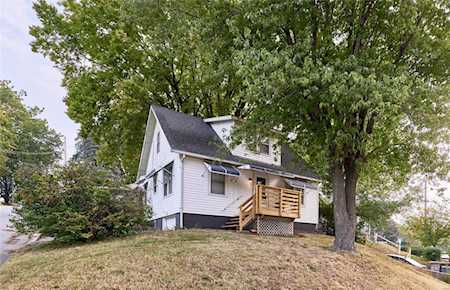 1050 S 4th St St Charles, MO 63301