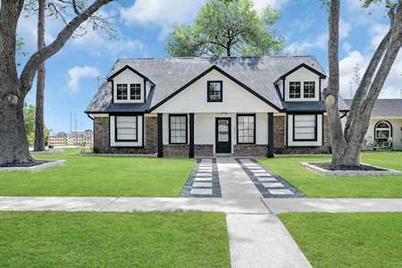 1803 Eastfield Dr Missouri City, TX 77459