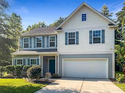2352 Lake Vista Dr Mount Holly, NC 28120