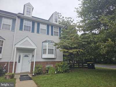 64 Three Rivers Dr Newark, DE 19702