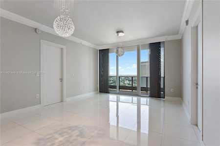 200 Biscayne Boulevard Way #5009 Miami, FL 33131