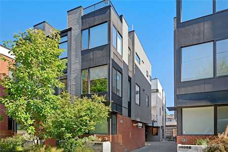 412 A 10th Ave E Seattle, WA 98102