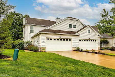 33229 Fairport Dr Avon Lake, OH 44012
