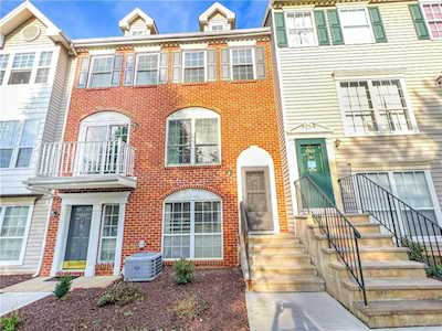 1971 Willings Ln Hellertown, PA 18055