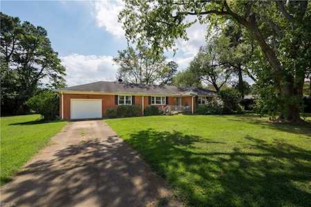 1625 Wildwood Dr Virginia Beach, VA 23454