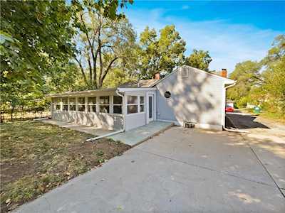 5413 Ralston Ave Raytown, MO 64133