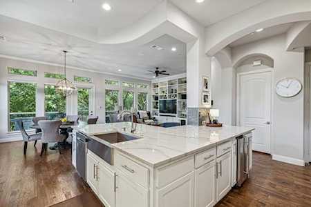 2705 Creekway Drive Carrollton, TX 75010