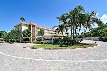 1215 S Portofino Dr #202 Sarasota, FL 34242