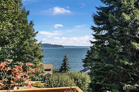 1295 Colchester Dr SE Port Orchard, WA 98366