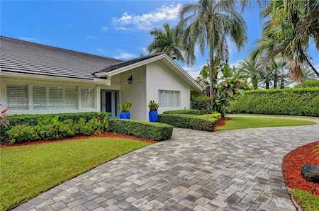10124 SW 94th Ct Miami, FL 33176