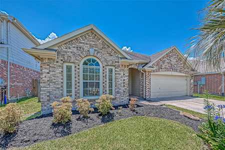 911 Bent Sail League City, TX 77573