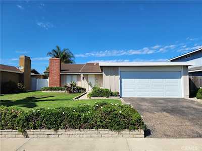 9291 Sunridge Dr Huntington Beach, CA 92646