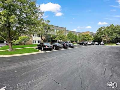 1967 Ammer Ridge Ct #13-301 Glenview, IL 60025
