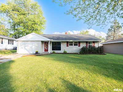 5704 N Monterey Ct Peoria, IL 61614