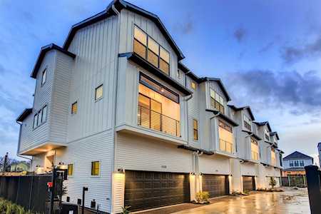 710 Carriage Knolls Drive Houston, TX 77008
