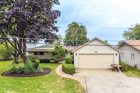 38010 N Peninsula Rd Lake Villa, IL 60046