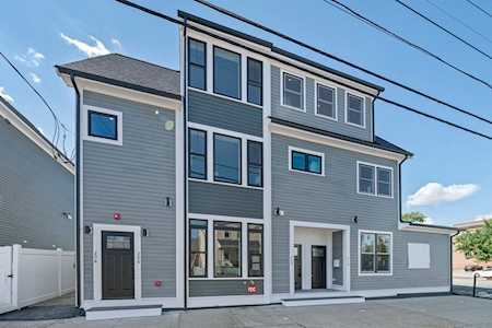 204 Highland Ave #204 Malden, MA 02148