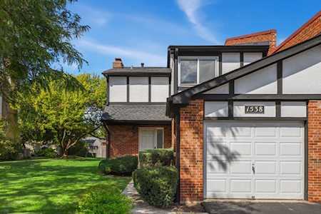 1538 Columbia Ct Elk Grove Village, IL 60007